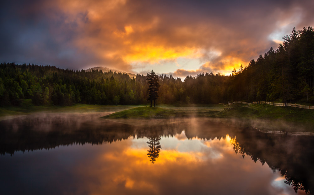 Isolated, Lottensee, Tirol, Österreich