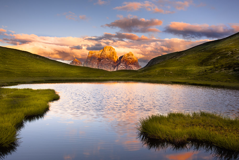 The roof is on fire, Lago delle Baste, Monte Pelmo, Dolomiten, Italien